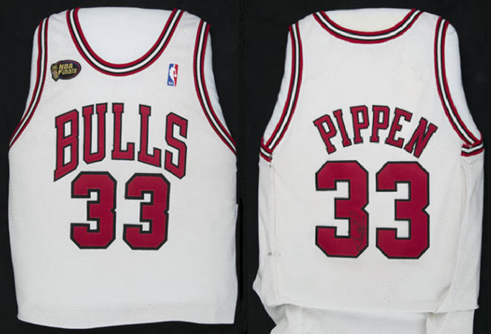 Scottie Pippen #33 Chicago Bulls jersey front and back