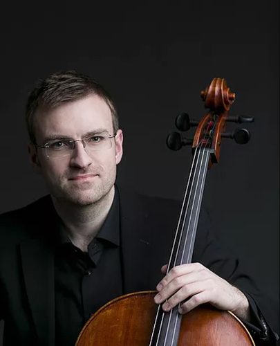 Calum Cook, principal cellist of the Lyric Opera of Chicago, lecturer at the Bienen School of Music, Northwestern University, and cellist of the Rembrandt Chamber Musicians